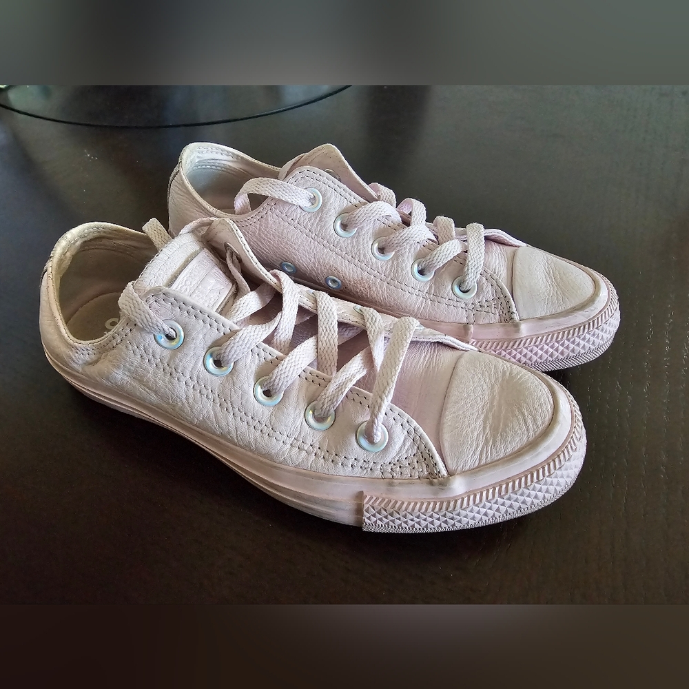 Converse Chuck Taylor All Star Pink Leather Low Shoes Sneakers, Ladies 6, Men 4